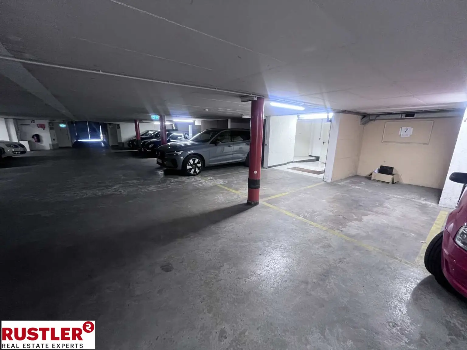 Einzigartiges Stadthaus im Herzen Mariahilfs | Dachterrasse | Garagenstellplatz vor der Haustüre