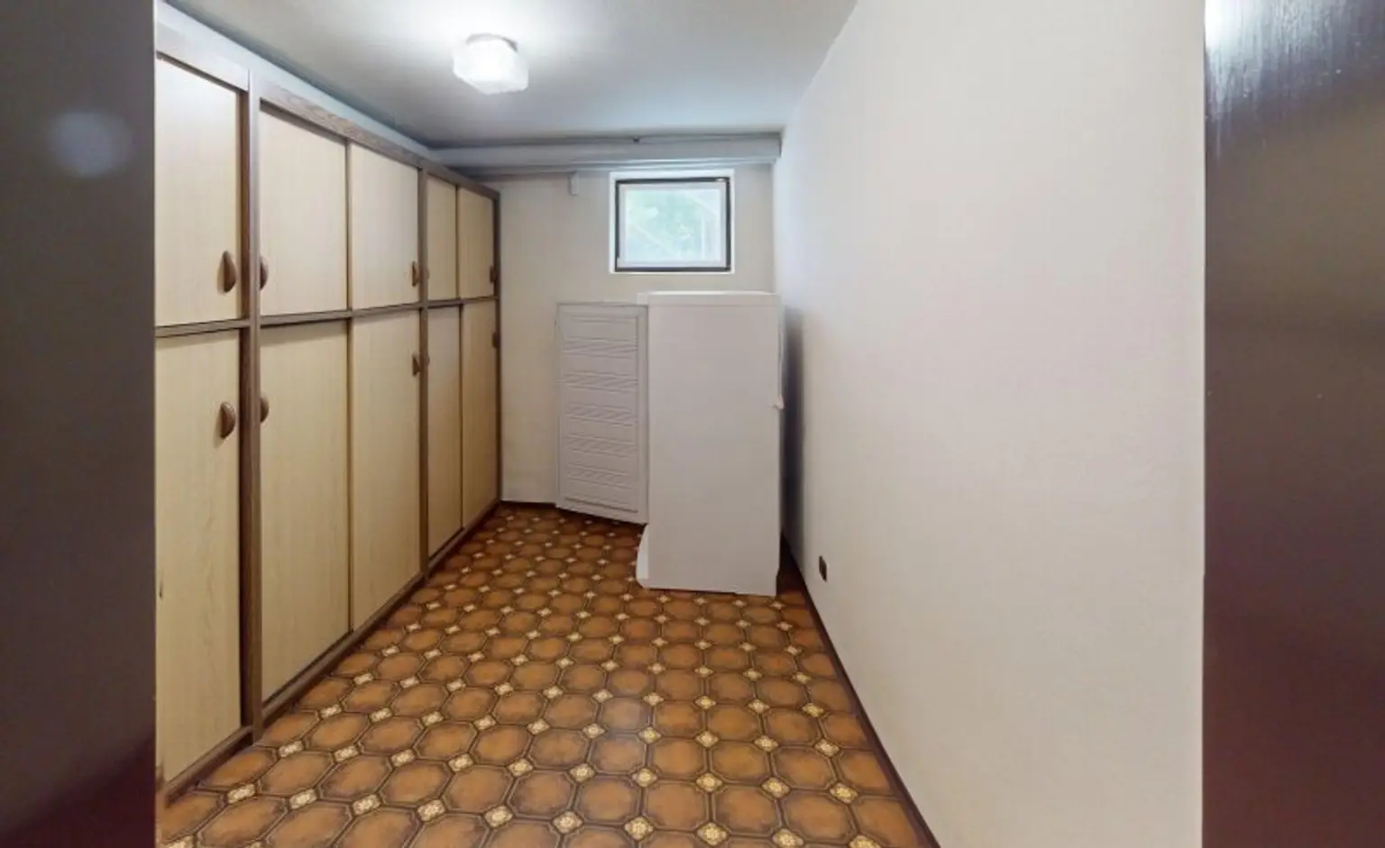 Einfamilienhaus in ruhiger Siedlungslage mit großem Garten (Pachtgrund)