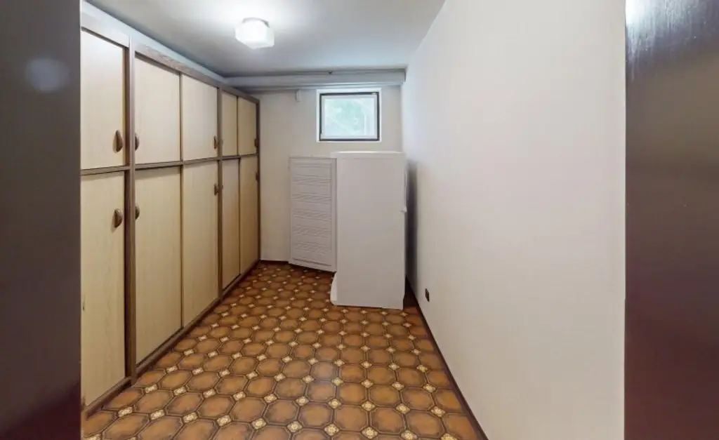 Einfamilienhaus in ruhiger Siedlungslage mit großem Garten (Pachtgrund)