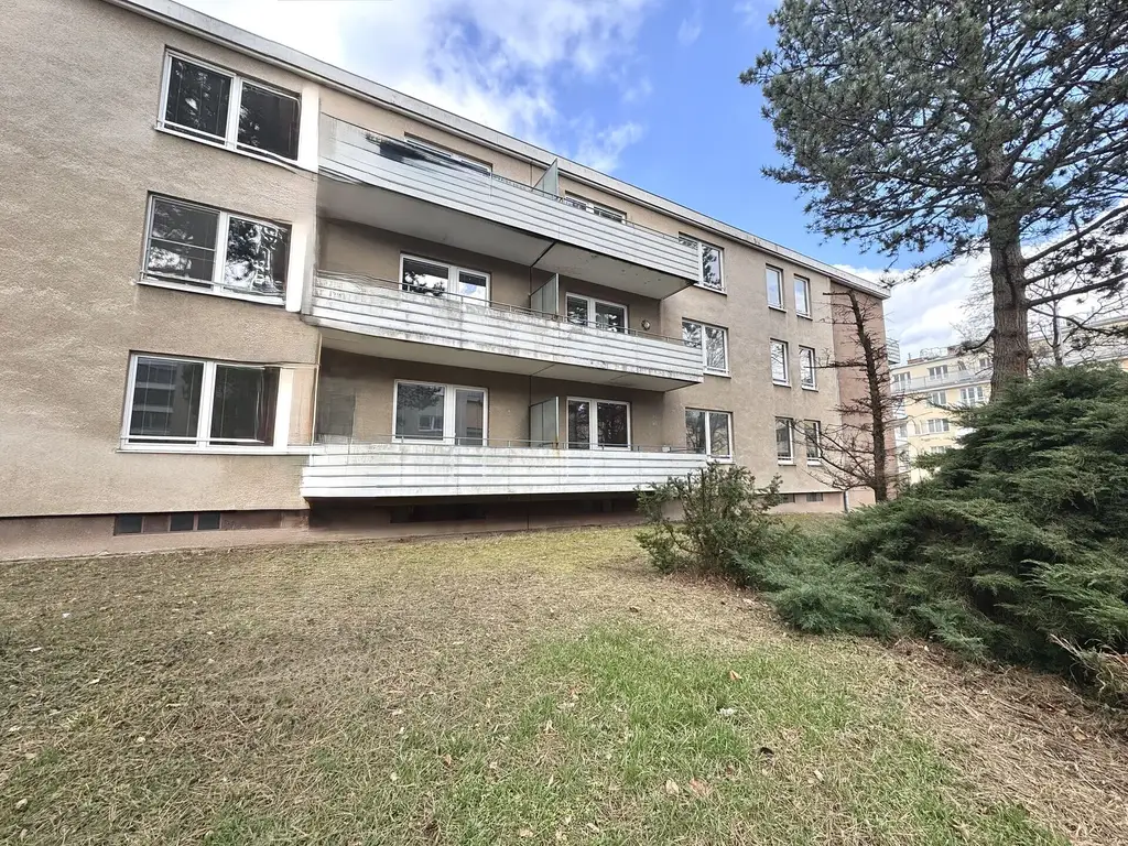 AM HAIN - Ruhiger Rückzug im 19. – 4 Zimmer, 5 Terrassen & architektonische Klarheit