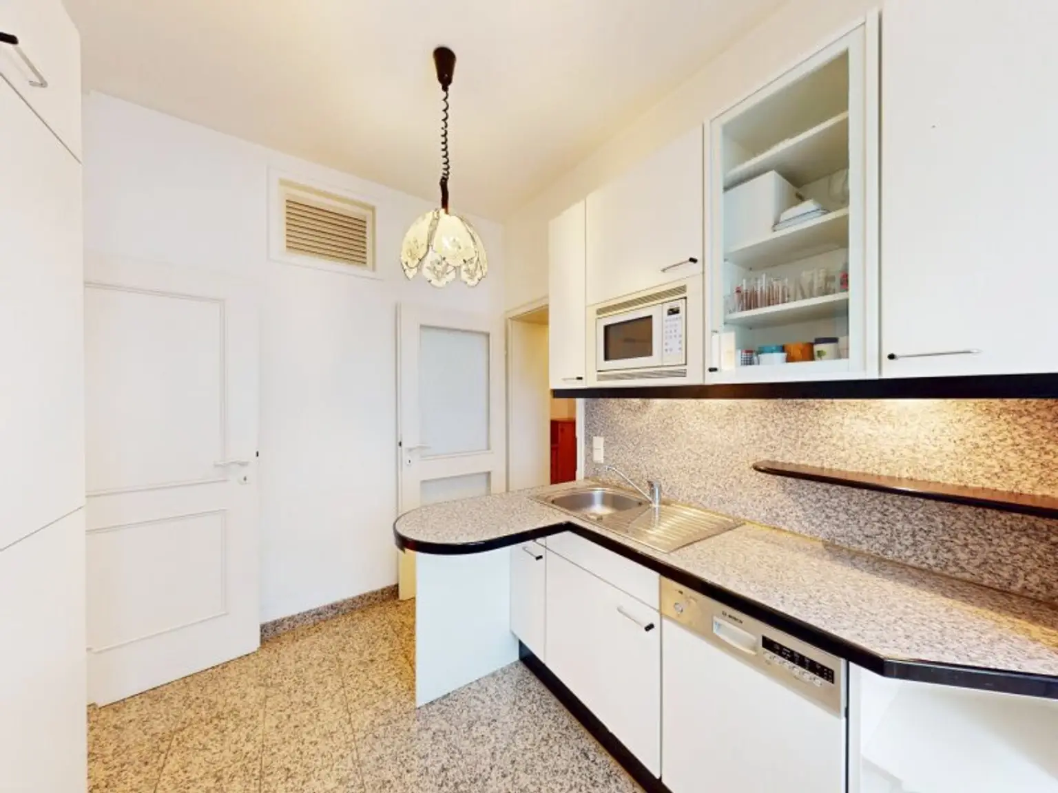 Wohnen an der Seilerstätte! Premium-Lage 1. Bezirk! 2-Zimmer-Altbauwohnung!