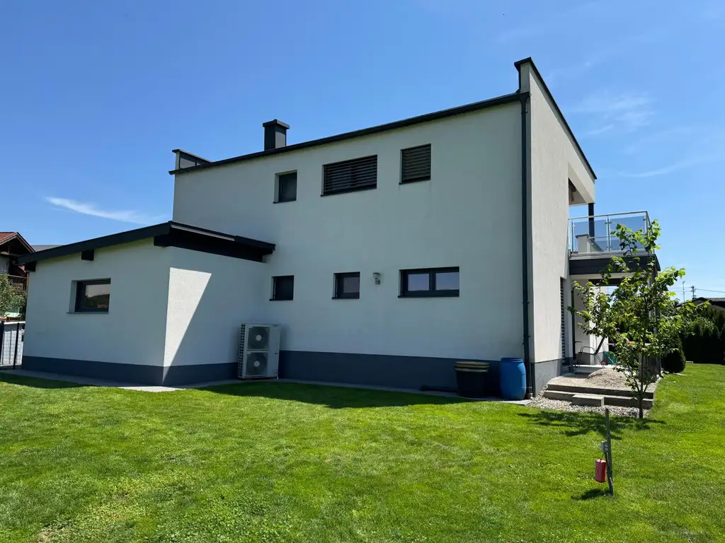 Modernes Einfamilienhaus nahe Ibmer See – Wohnen im Innviertler Naturidyll