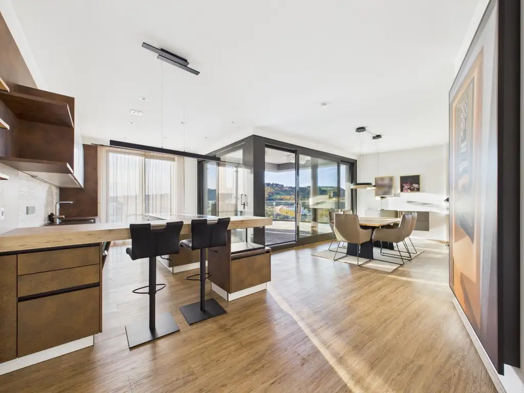 LINZ/URFAHR (BRUCKNER TOWER): EINE PERFEKTE WOHNKOMPOSITION-EIGENTUMSWOHNUNG 129,09 m² Wohnfläche + 64,15 m² Balkon + Tiefgaragenstellplätze