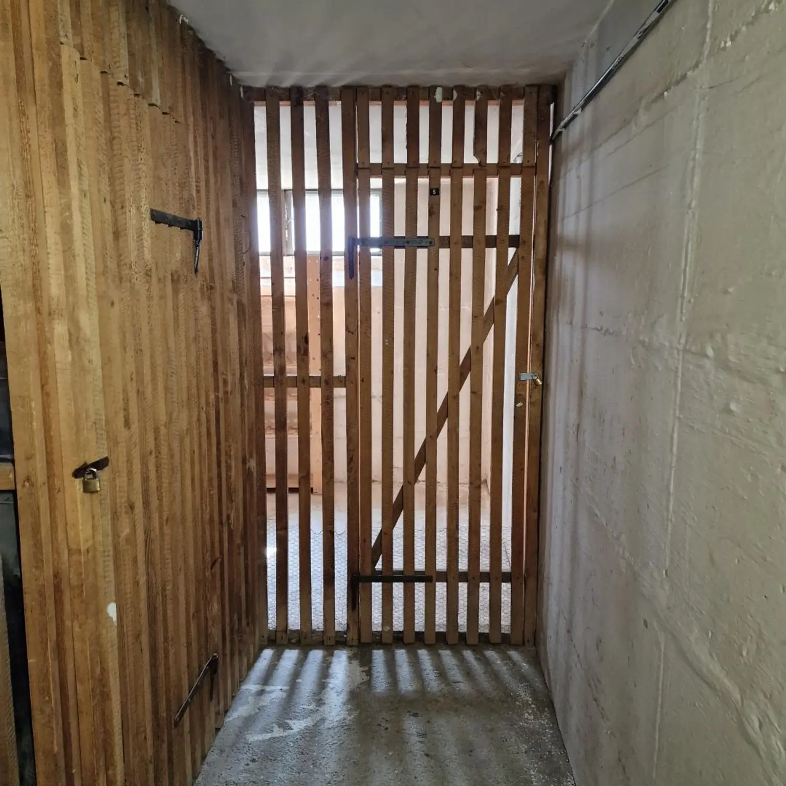 Gut aufgeteilte 4-Zimmer-Wohnung mit Balkon; barrierefreier Zugang vorhanden!