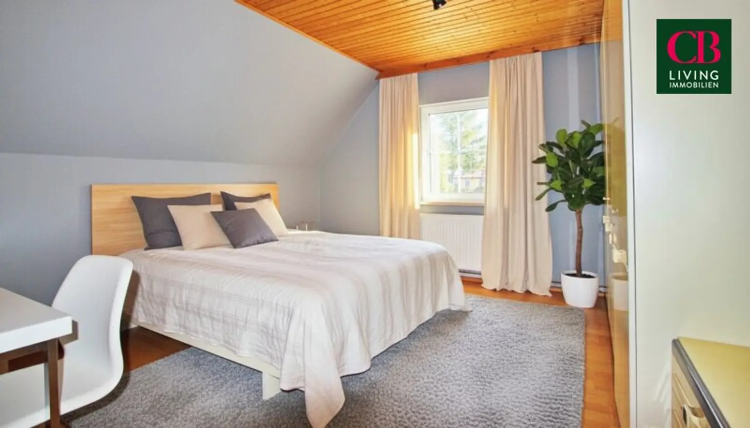 HAUS IN SEHR GUTER LAGE MIT VIEL POTENZIAL !!