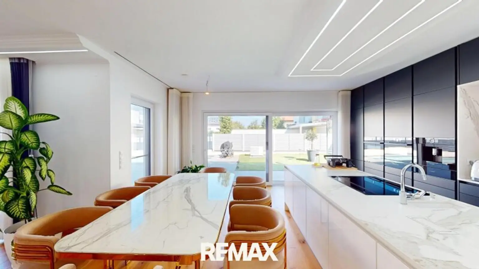 Esszimmer Luxusküche Blick in den Garten