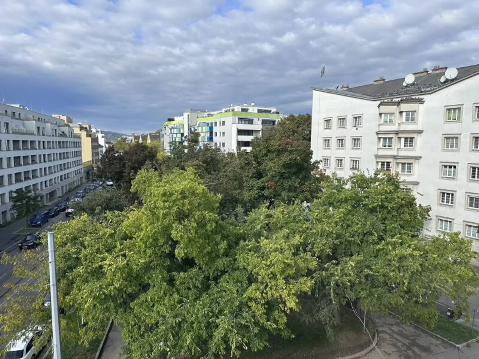 3 Zimmer mit herrlichen Grünblick + U3 Braunschweiggasse