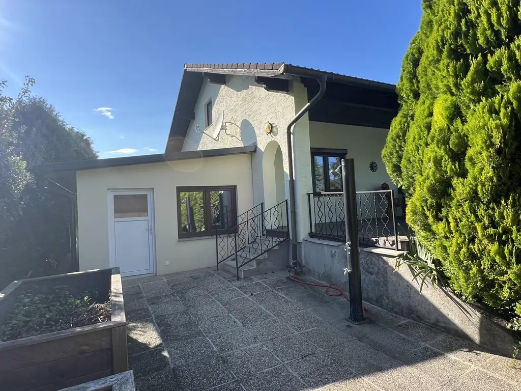 "Ein Haus mit Herz – Pool, Garten und Rückzugsort"