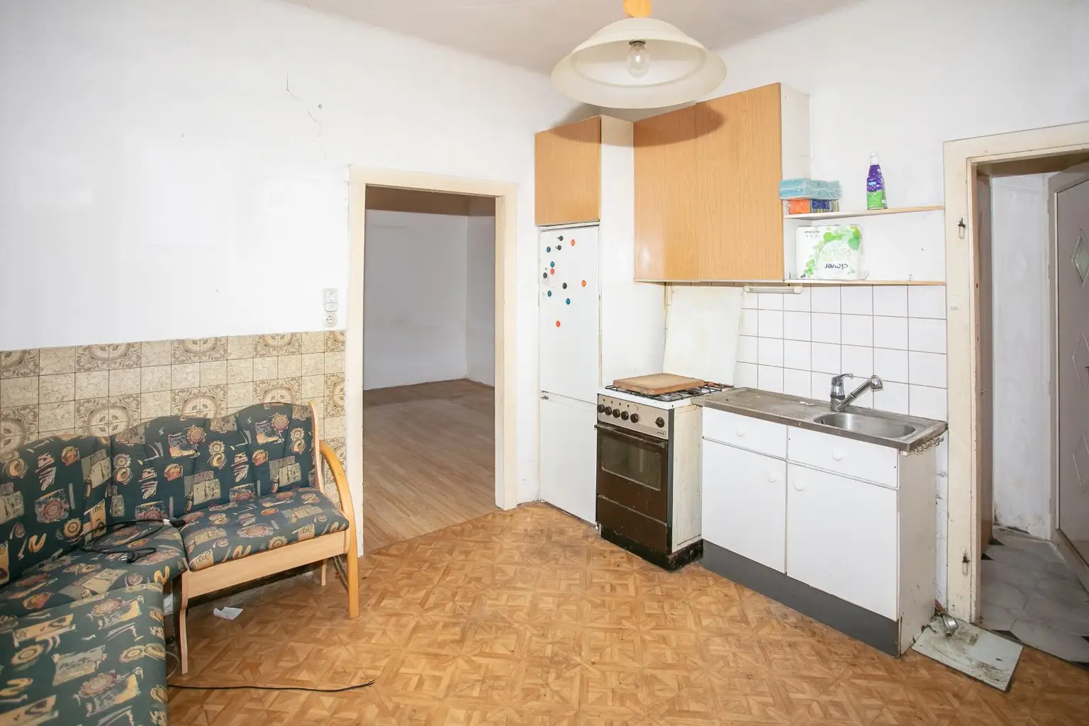 Kleines Haus mit uneinsehbaren Garten