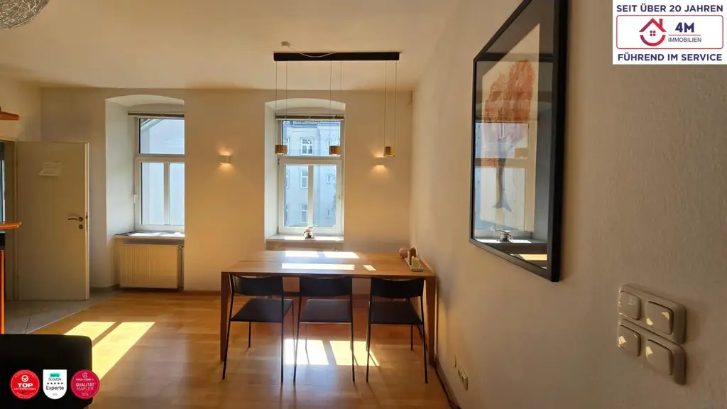 Drei Zimmer Stilaltbau-Rarität in begehrter Lage – sonnig, ruhig und elegant