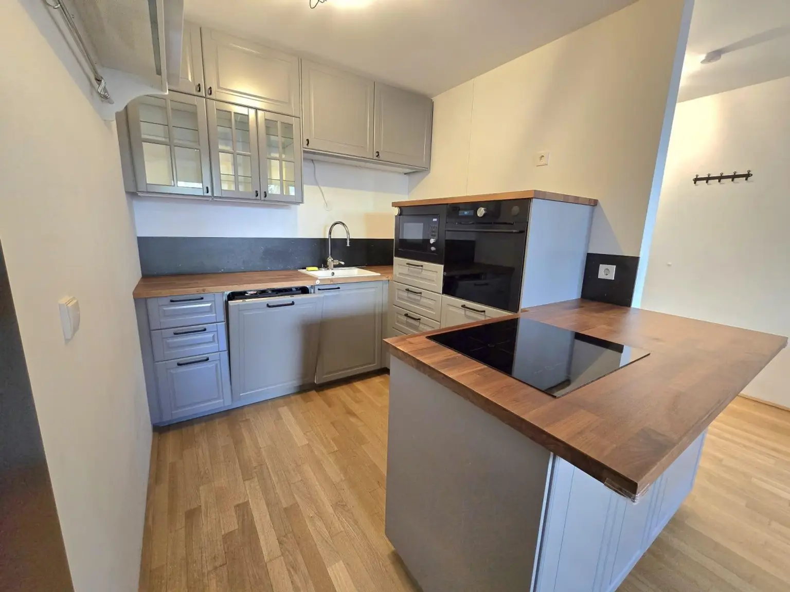 "U1 & Therme gleich ums Eck – moderne Gartenwohnung in Oberlaa"