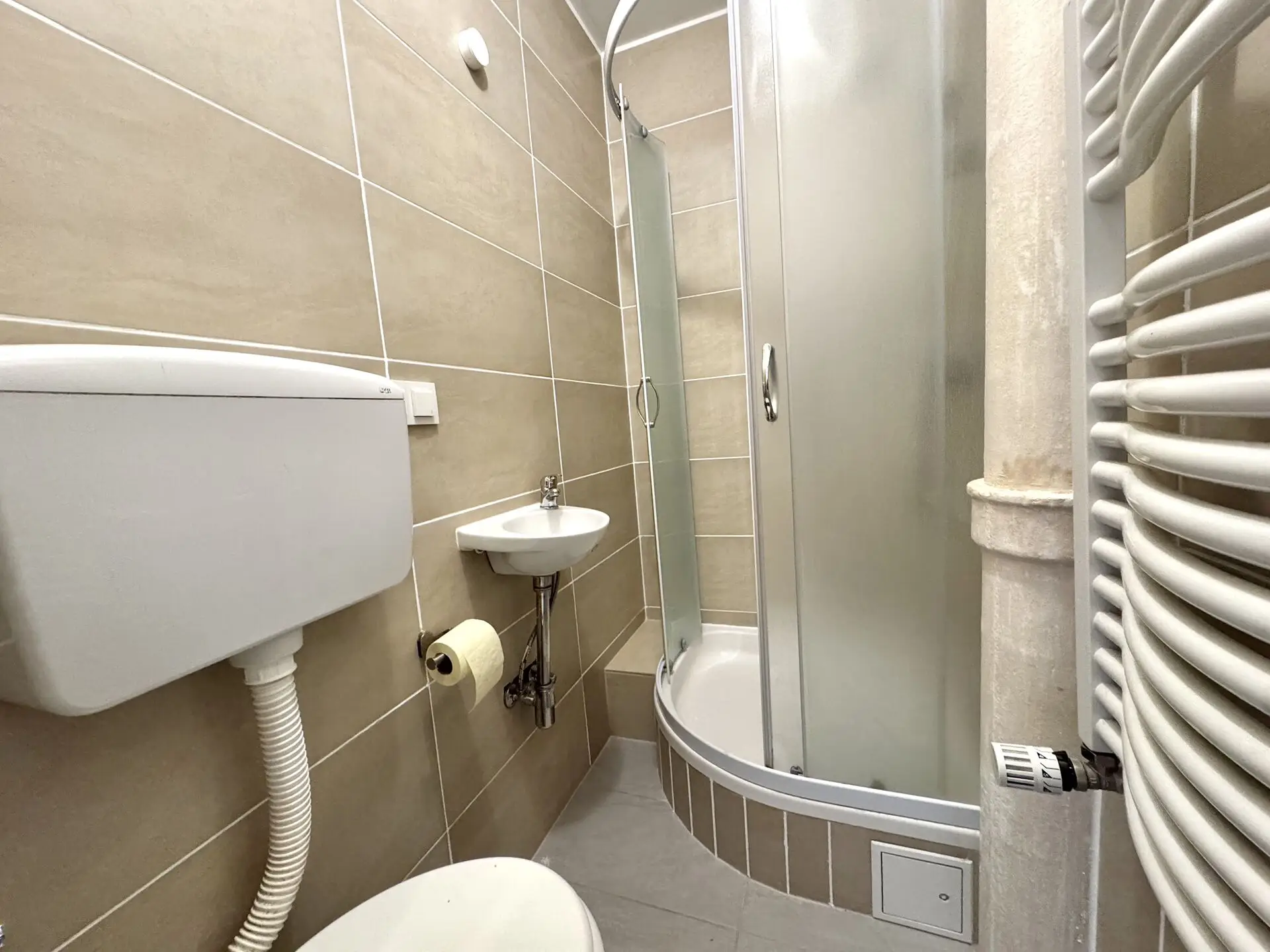 20251118_104247668_iOS