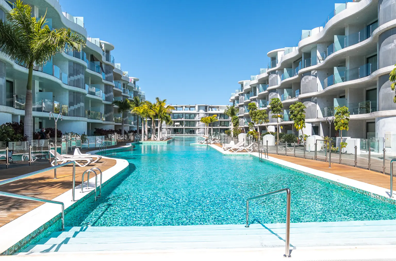 Las-Olas-Community-Pool-Palm-Mar-Tenerife-2