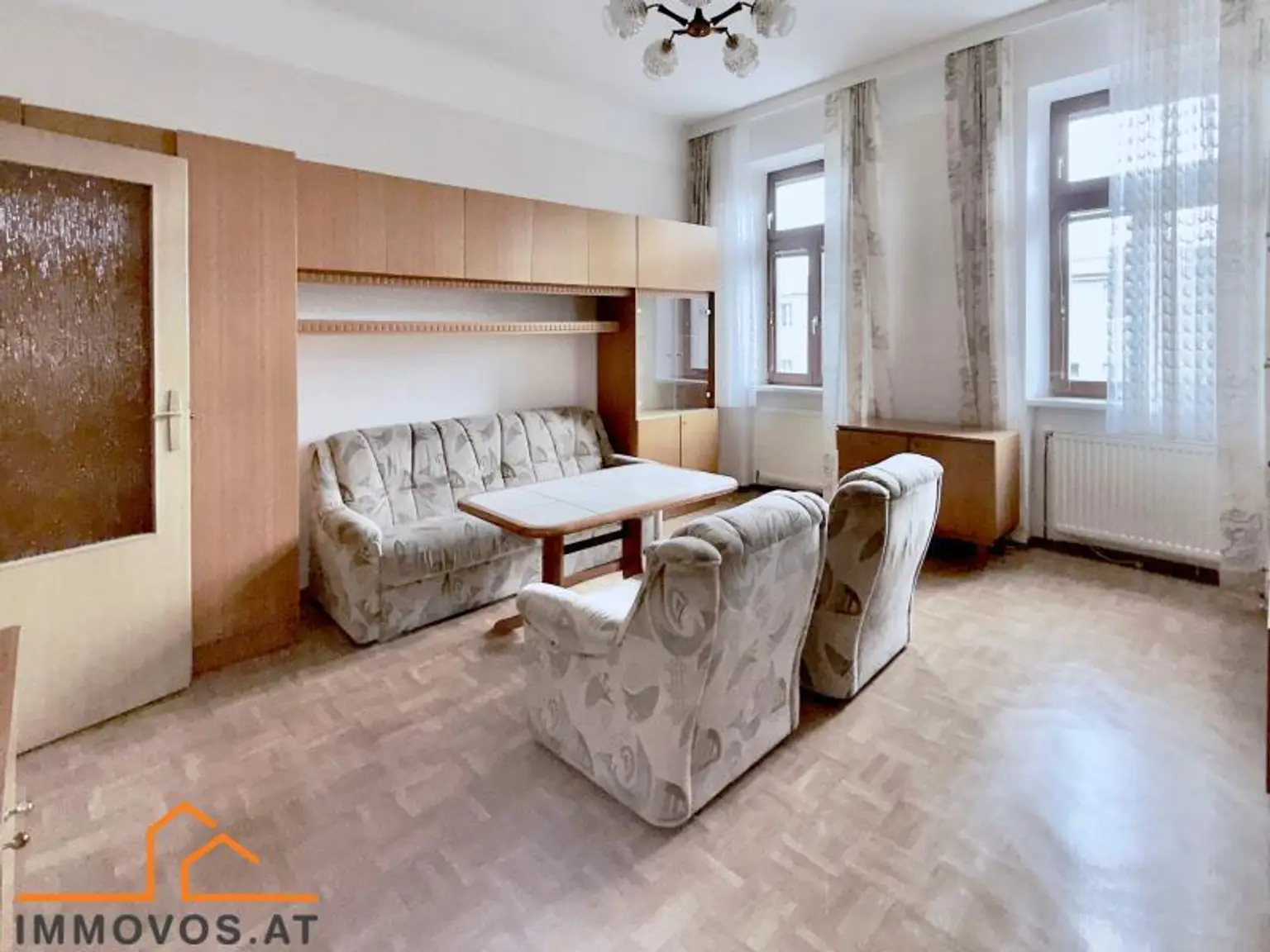 ECK-ALTBAUWOHNUNG sanierungsbedürftig