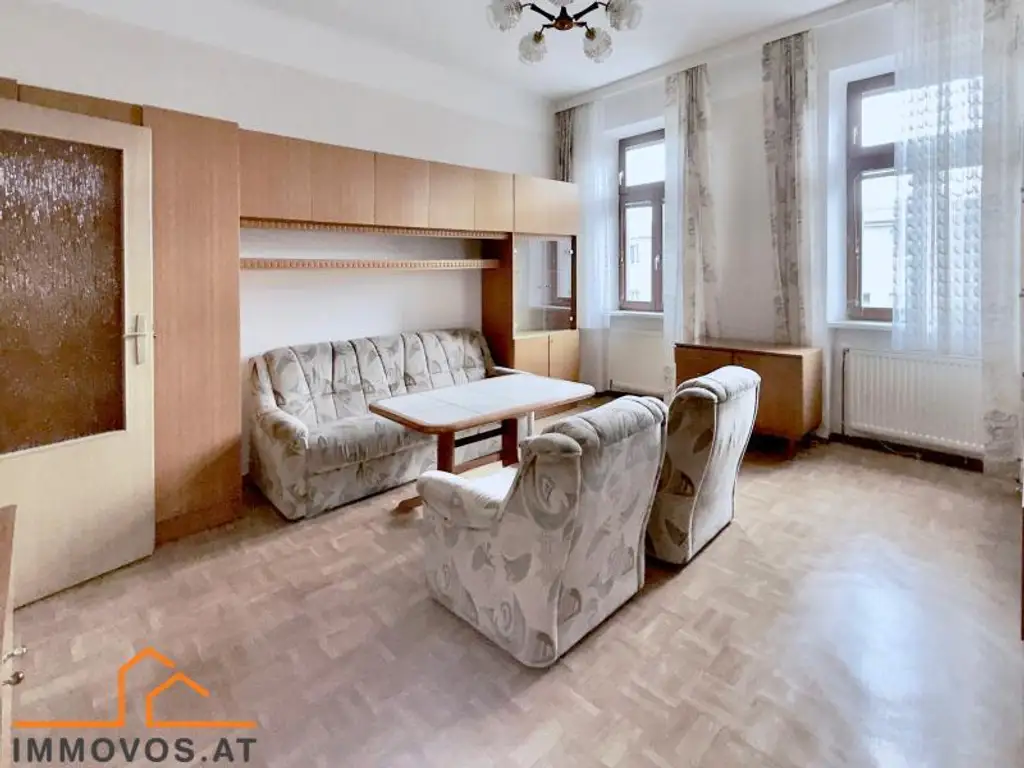 ECK-ALTBAUWOHNUNG sanierungsbedürftig