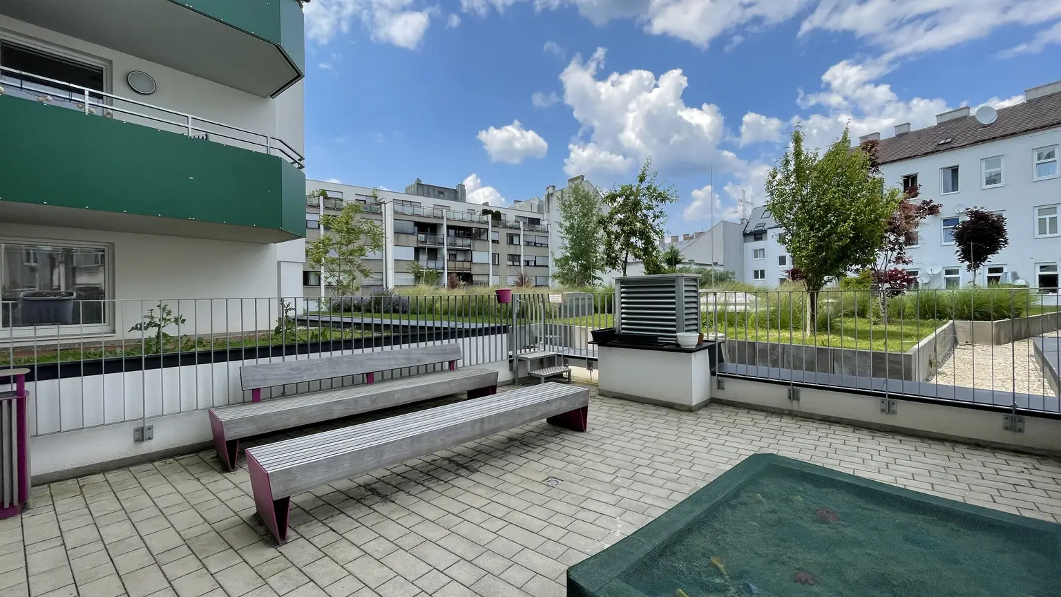 Moderne Dachgeschosswohnung, klimatisiert und gut geschnitten