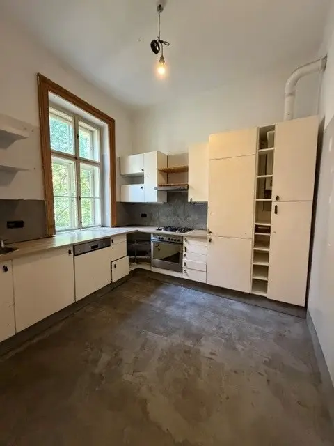 Stadtwohntraum ca.92 m²  in bester Ottakringer Lage - Renovierungsbedürftiges Juwel mit viel Potential !
