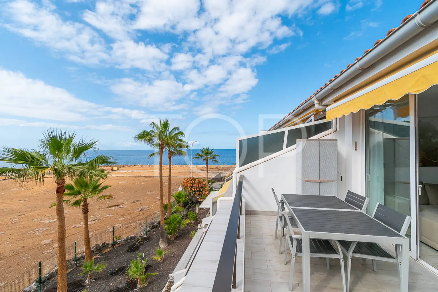 Fantástico piso con vistas al mar en el complejo Sunflower- Playa La Arena