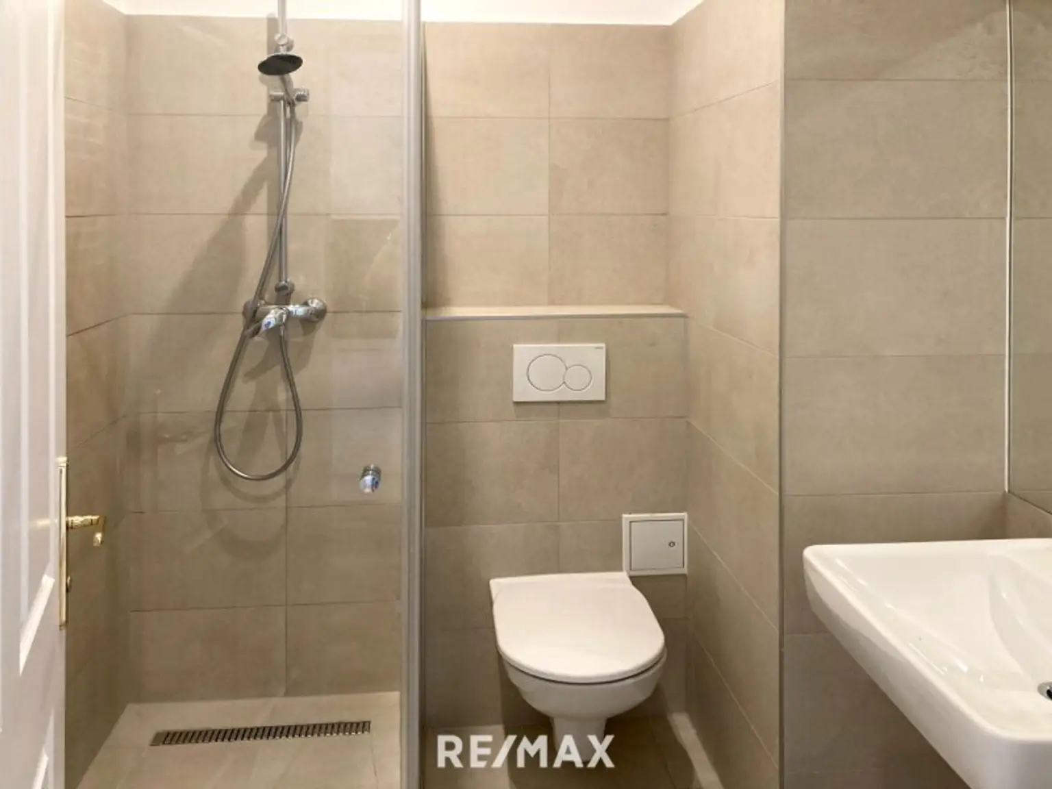 Perfekt geschnitten: Frisch sanierte 3-Zimmerwohnung in bester Lage in 1150 Wien