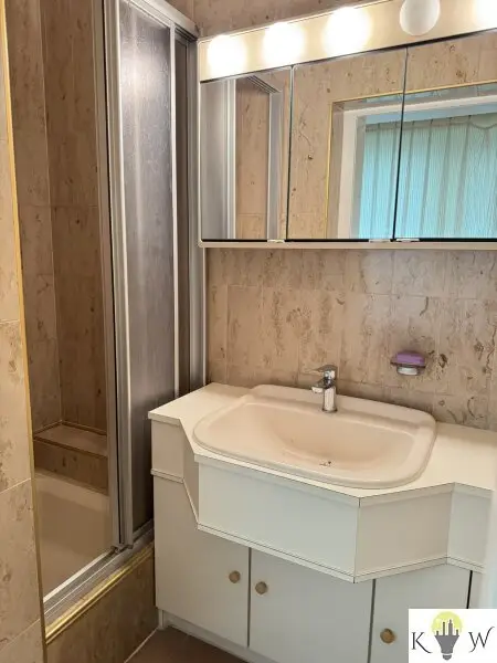 Charmantes Wohnhaus mit vielseitigem Wirtschaftsgebäude & Pool – Wohnen und Arbeiten unter einem Dach!