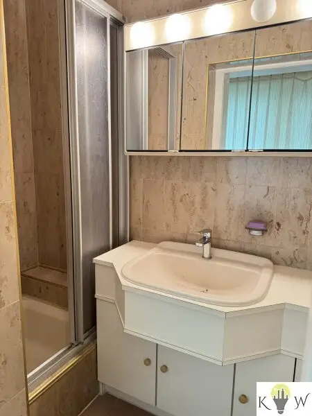 Charmantes Wohnhaus mit vielseitigem Wirtschaftsgebäude & Pool – Wohnen und Arbeiten unter einem Dach!