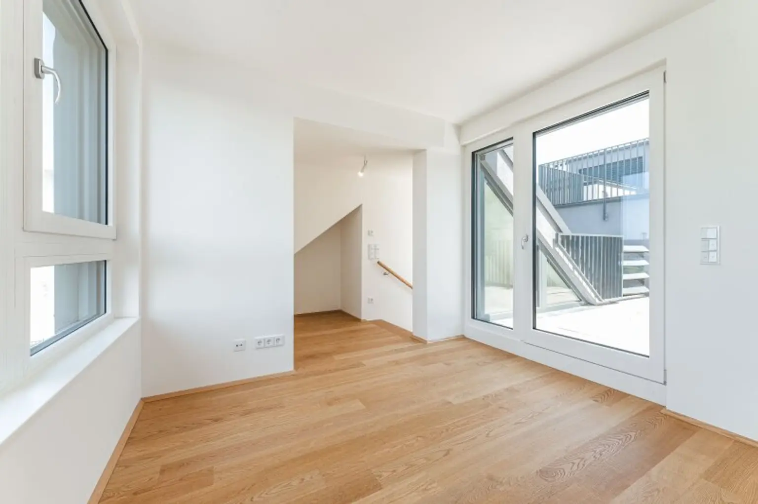Erstbezug! Großartige 3-Zimmer-Maisonette mit Dachterrasse nahe Rochusmarkt zu vermieten!