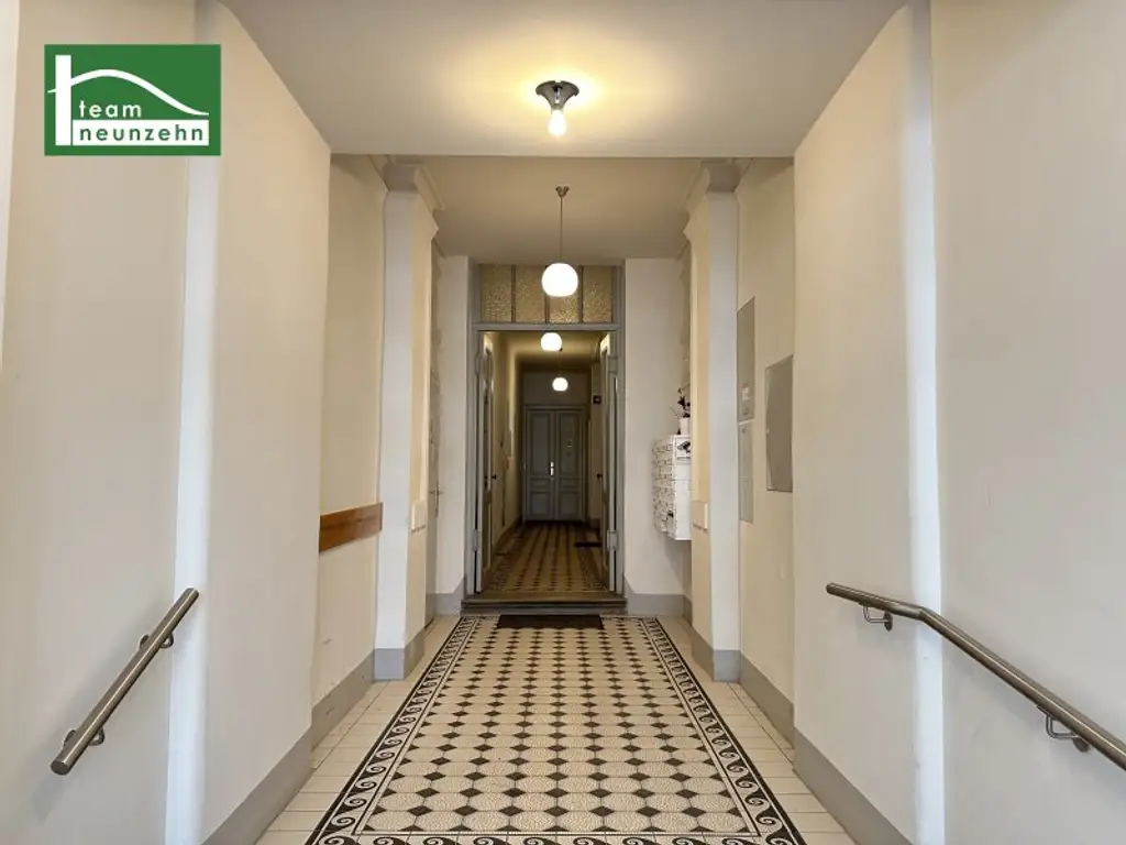 Stilvolle Dachgeschoss-Maisonette mit 3,5 Zimmern, riesiger Terrasse und WG-Eignung nahe U6 Nußdorfer Straße!