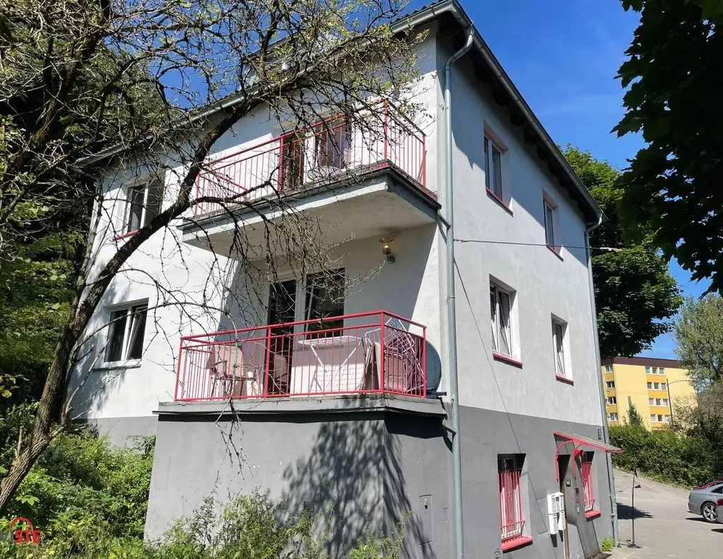 Kompaktes Wohnhaus mit 6 Kleinwohnungen - Anlageobjekt/Mitarbeiterwohnhaus in zentraler Stadtlage