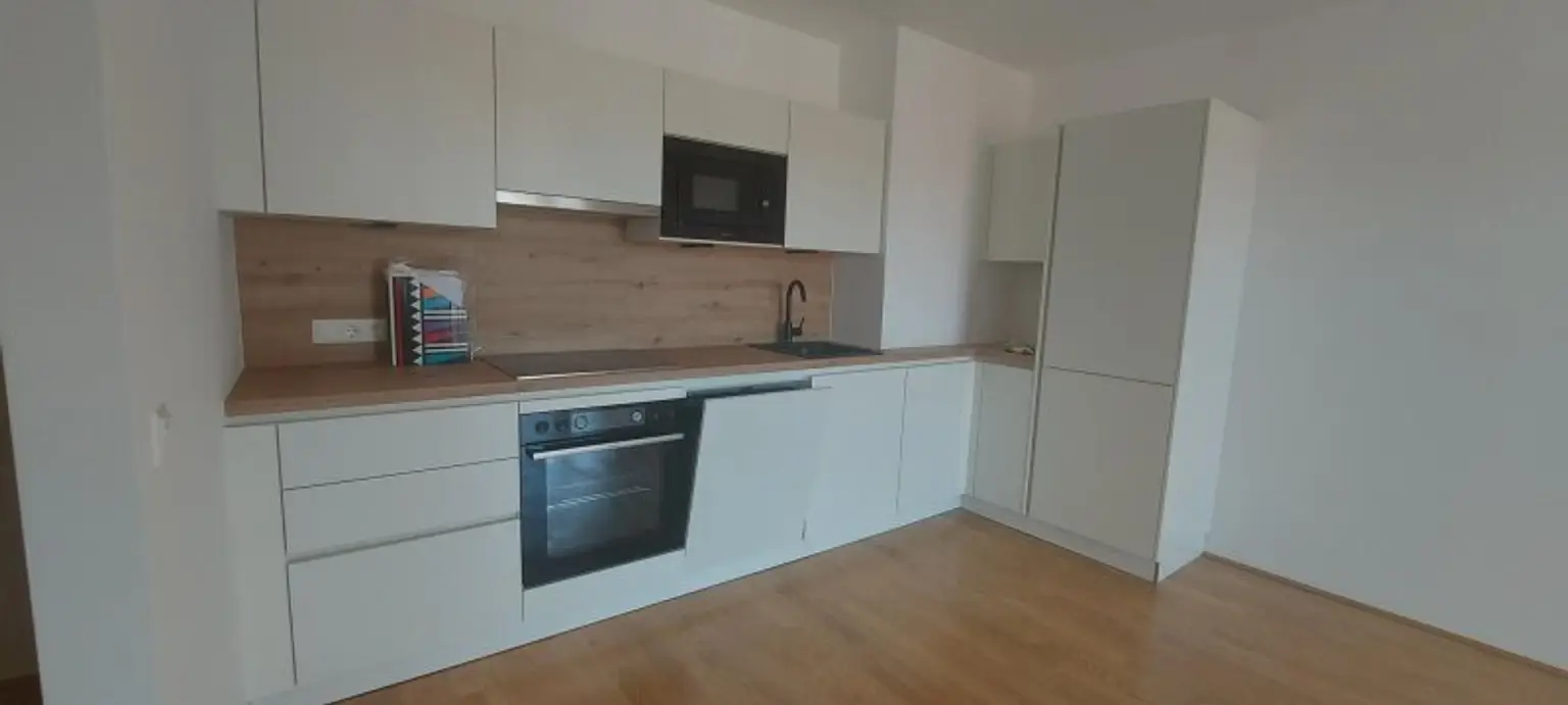 3-Zimmer-Wohnung mit Loggia und Tiefgaragenstellplatz (Top 14)