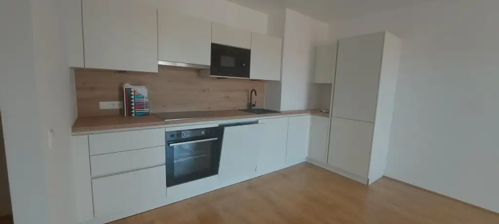 3-Zimmer-Wohnung mit Loggia und Tiefgaragenstellplatz (Top 14)