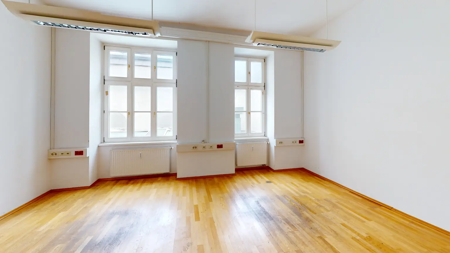 Helle Bürofläche | 5 Zimmer | Klimaanlage | 1. Liftstock | Mariahilf – Erweiterungsmöglichkeit bis ca. 1100 m²