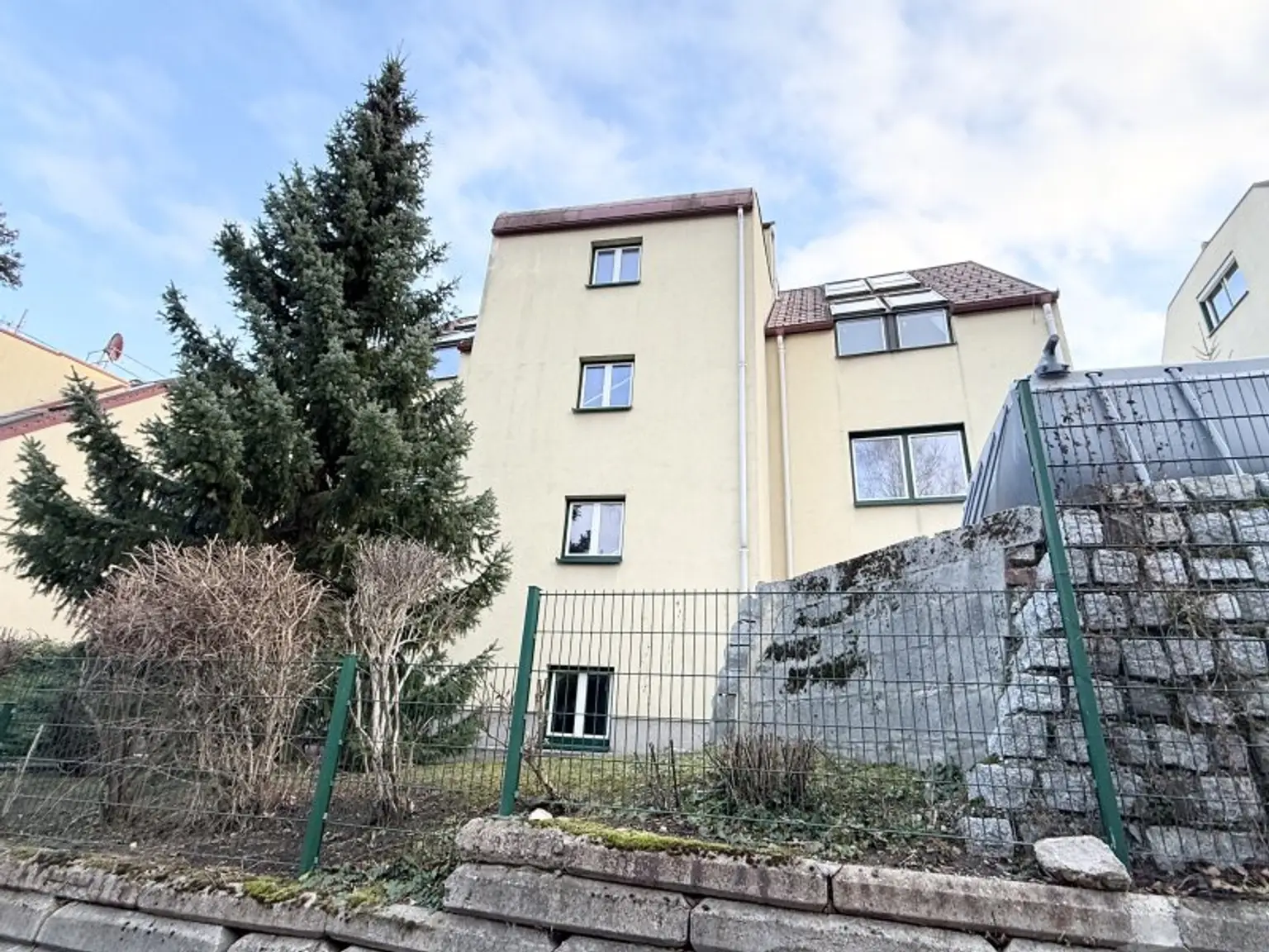 absolute Ruhelage: Helle, sonnige 3 Zimmer Wohnung mit Balkon und Terrasse in Grünlage Ober St.Veits 1130 zu mieten!