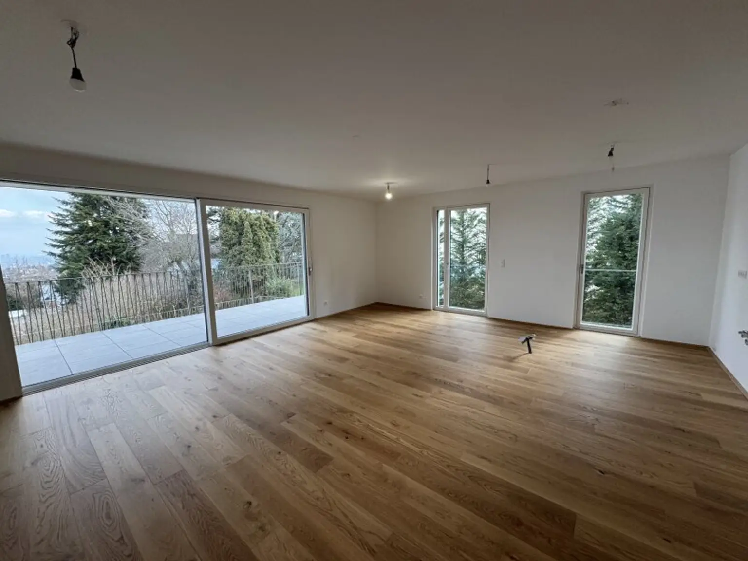 ANLEGERWOHNUNG - Terassenwohnung in ruhiger Aussichtslage am Heuberg!