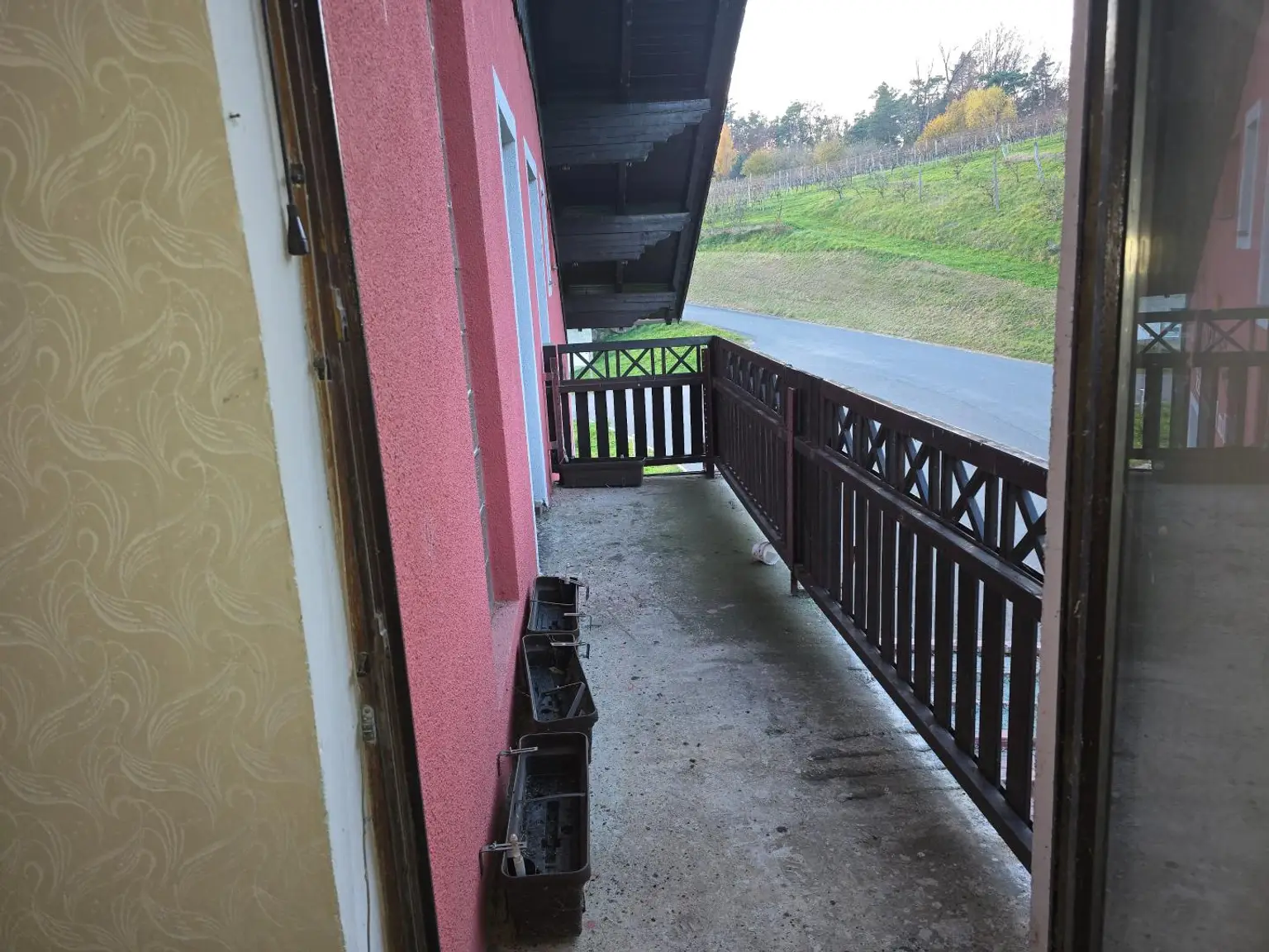 Großes Haus für Visionäre in Aussichtslage (Buschenschank, Weingärten)