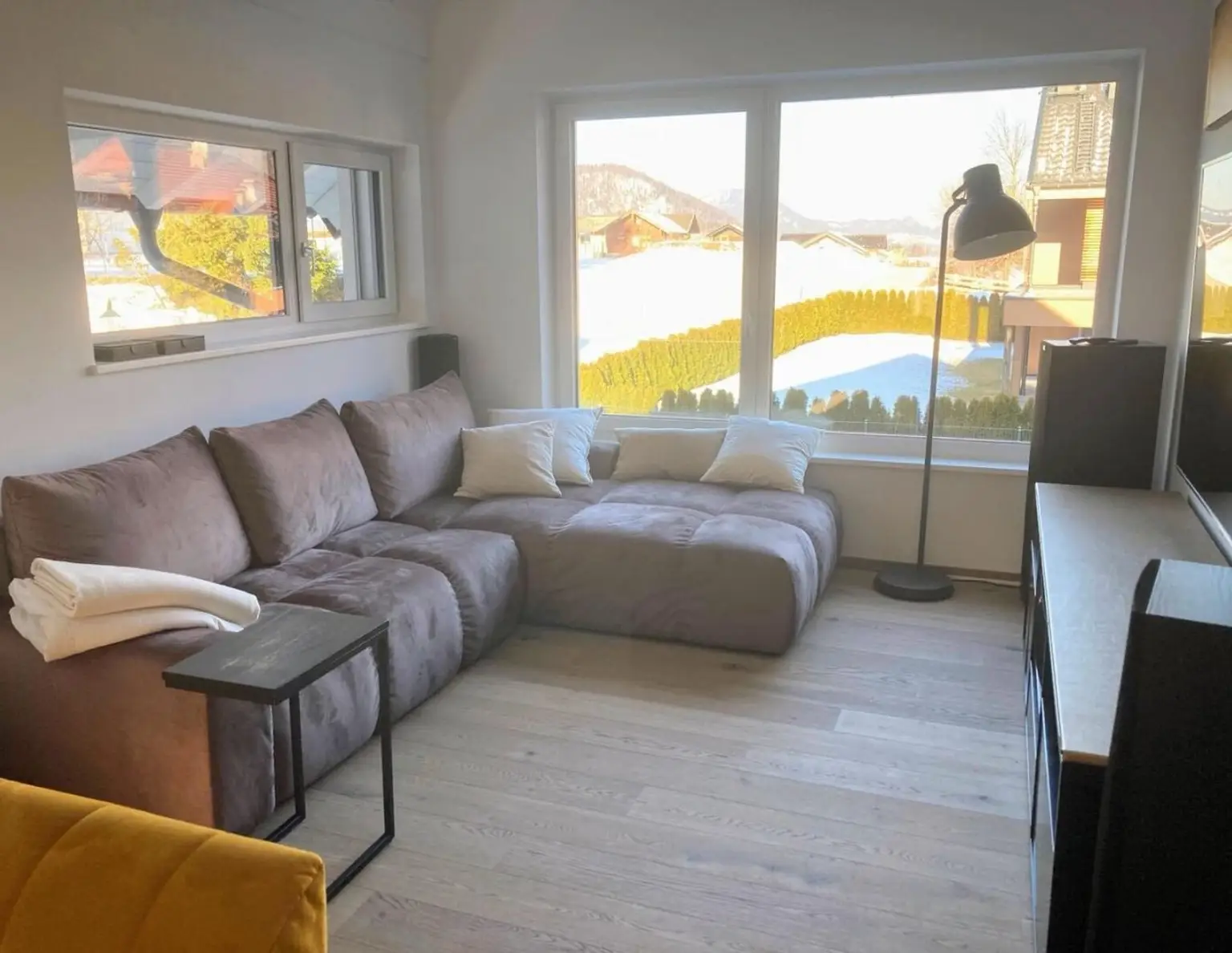 Neuwertige 3 Zimmer-Balkonwohnung in Faistenau