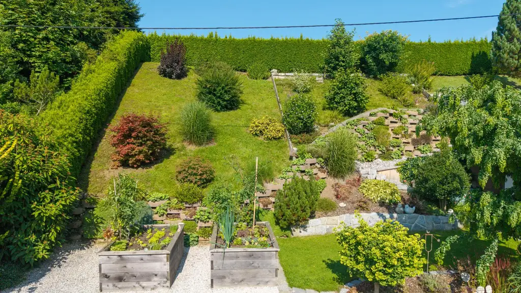 Haus mit HERZ, toller Garten, große Terrasse, herrlicher Ausblick!