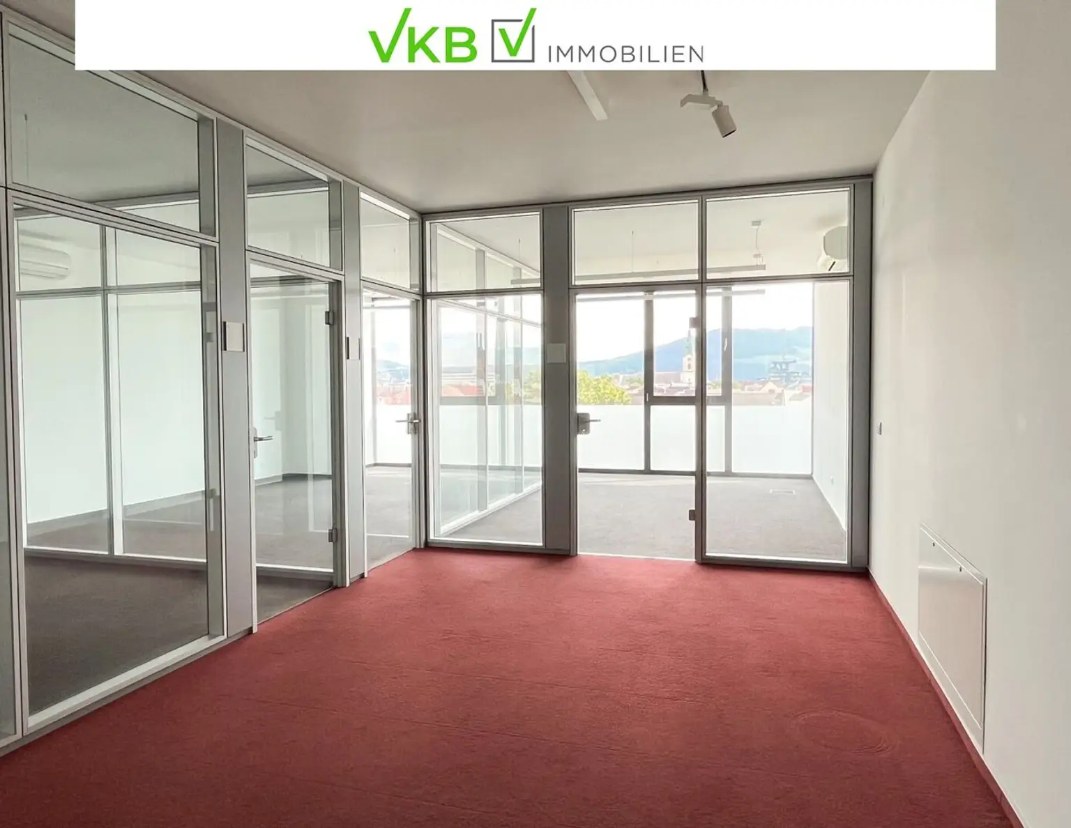 Exklusiv: Klimatisiertes Penthouse-Büro mit Dachterrasse