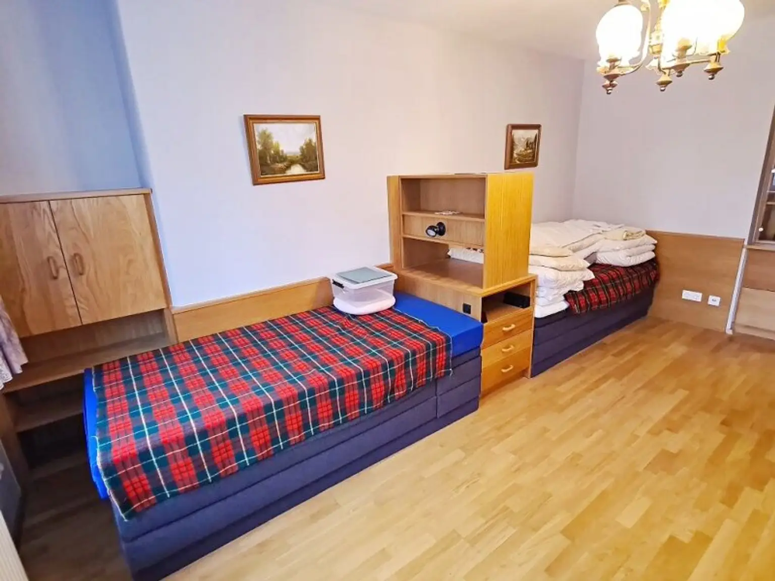 FAMILIENHIT, ENKPLATZ, gepflegte 113 m2 Neubau mit Loggia, 4 Zimmer, Küche, 2 Bäder, teilmöbliert, 3. Liftstock, U3-Nähe
