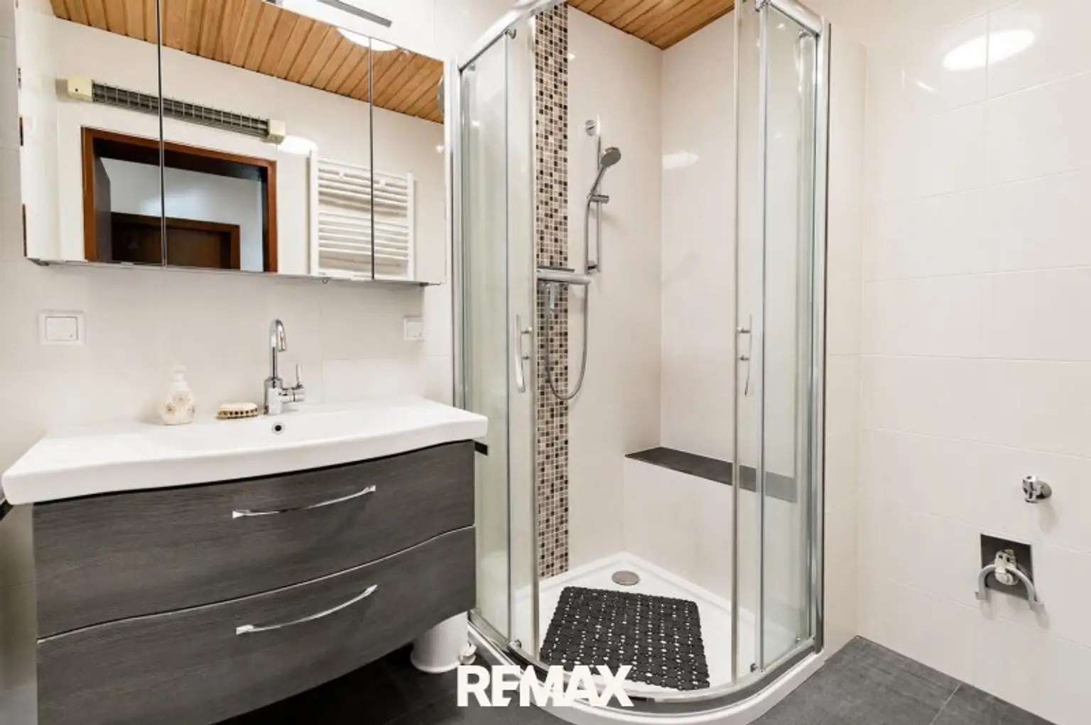 Badezimmer EG