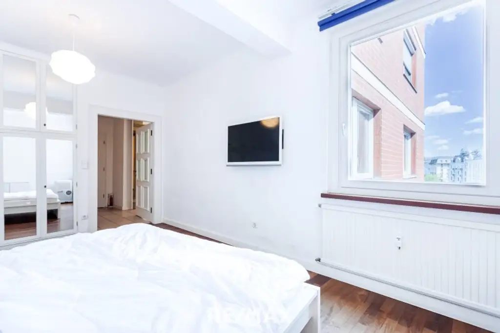 Lichtdurchflutete 2-Zimmer Wohnung im historischen Herzen Wiens