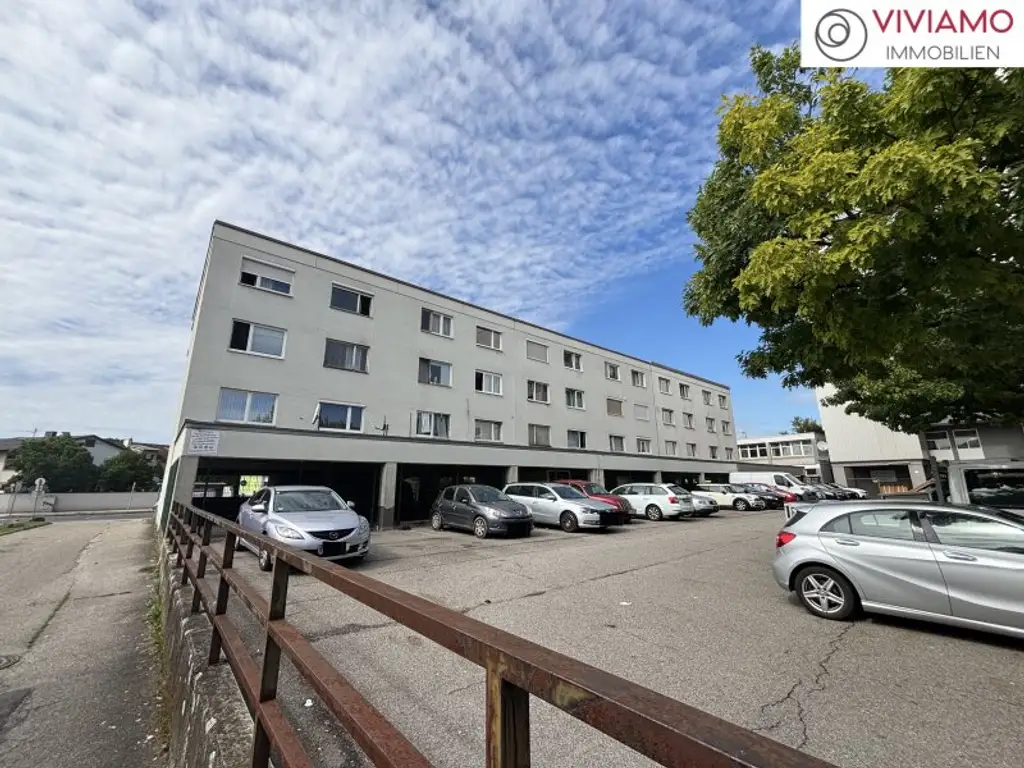 Gepflegte 2-Zimmer-Wohnung mit Loggia und KFZ-Stellplatz!