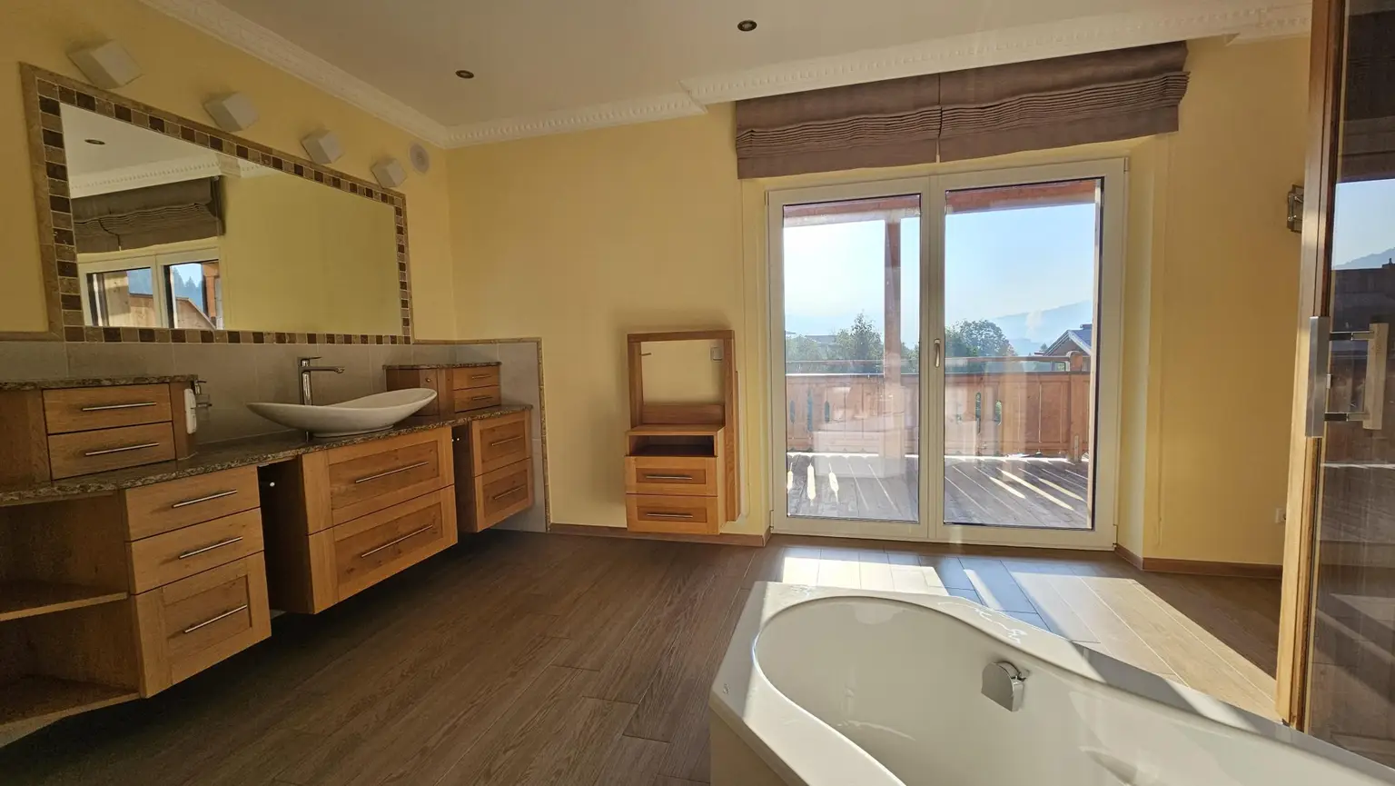 Exklusive Gartenwohnung mit imposanten Kaiserblick in Toplage