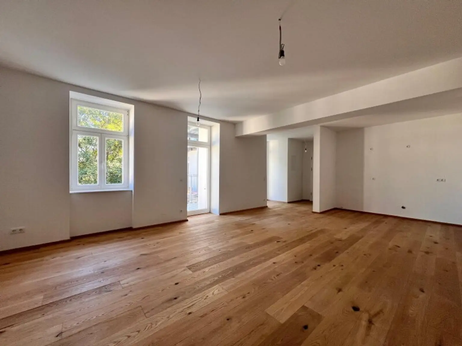 Erstbezug  - toller Grundriss!! Sehr schöne 3 Zimmer Altbauwohnung mit Balkon (Top 18)