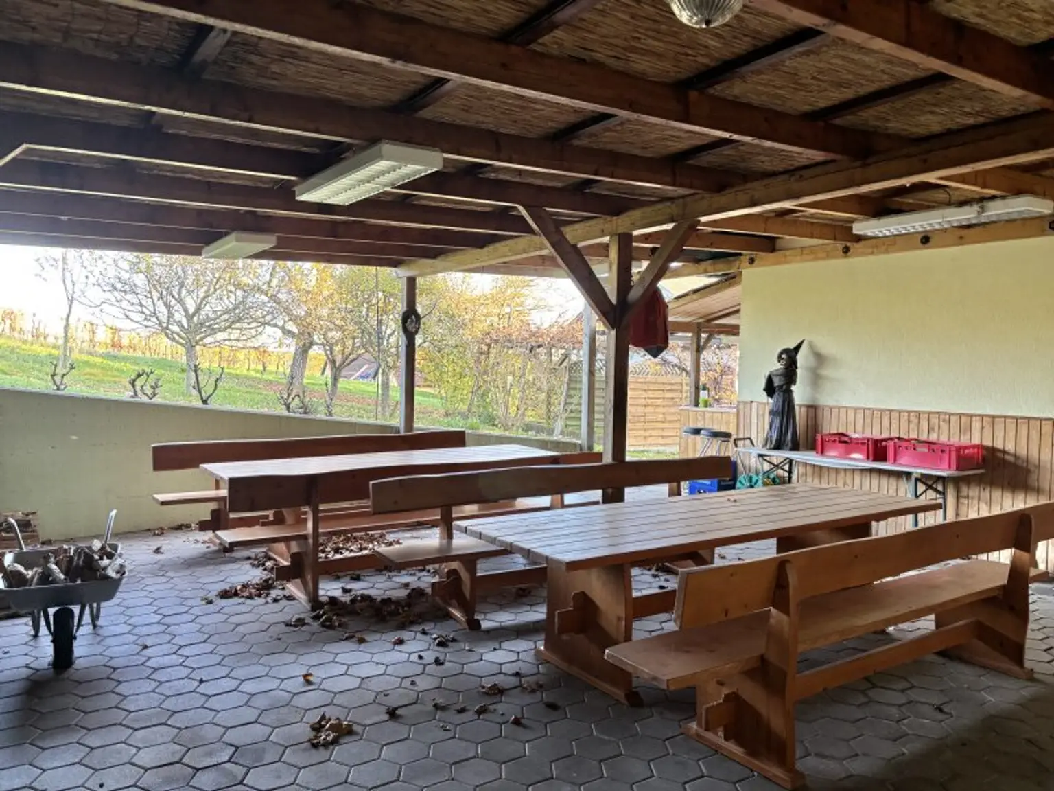 ** LEGENDE IN DER WEINIDYLLE ** D. Ehrensdorf !! Gepflegtes Haus mit ca. 245 m2 Nfl. in gediegener Ortsrandlage - Hauptwohnsitz möglich !!