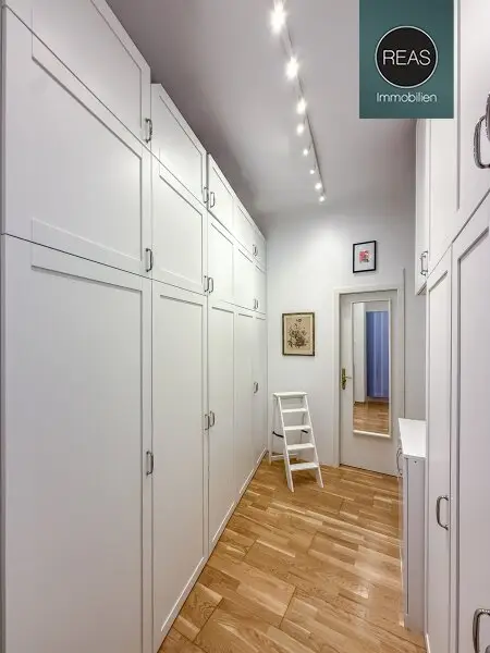 Provisionsfrei: Traumhaftes Stadthaus mit Garten in Gersthofer Bestlage!