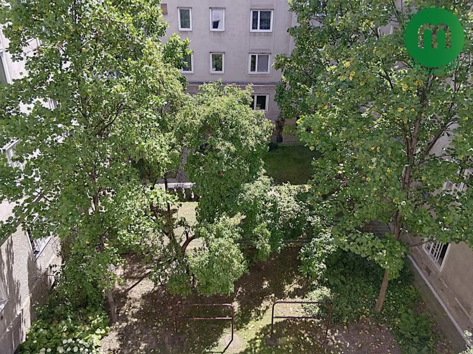 Unbefristete Miete: geräumiger 2-Zimmer-Altbau