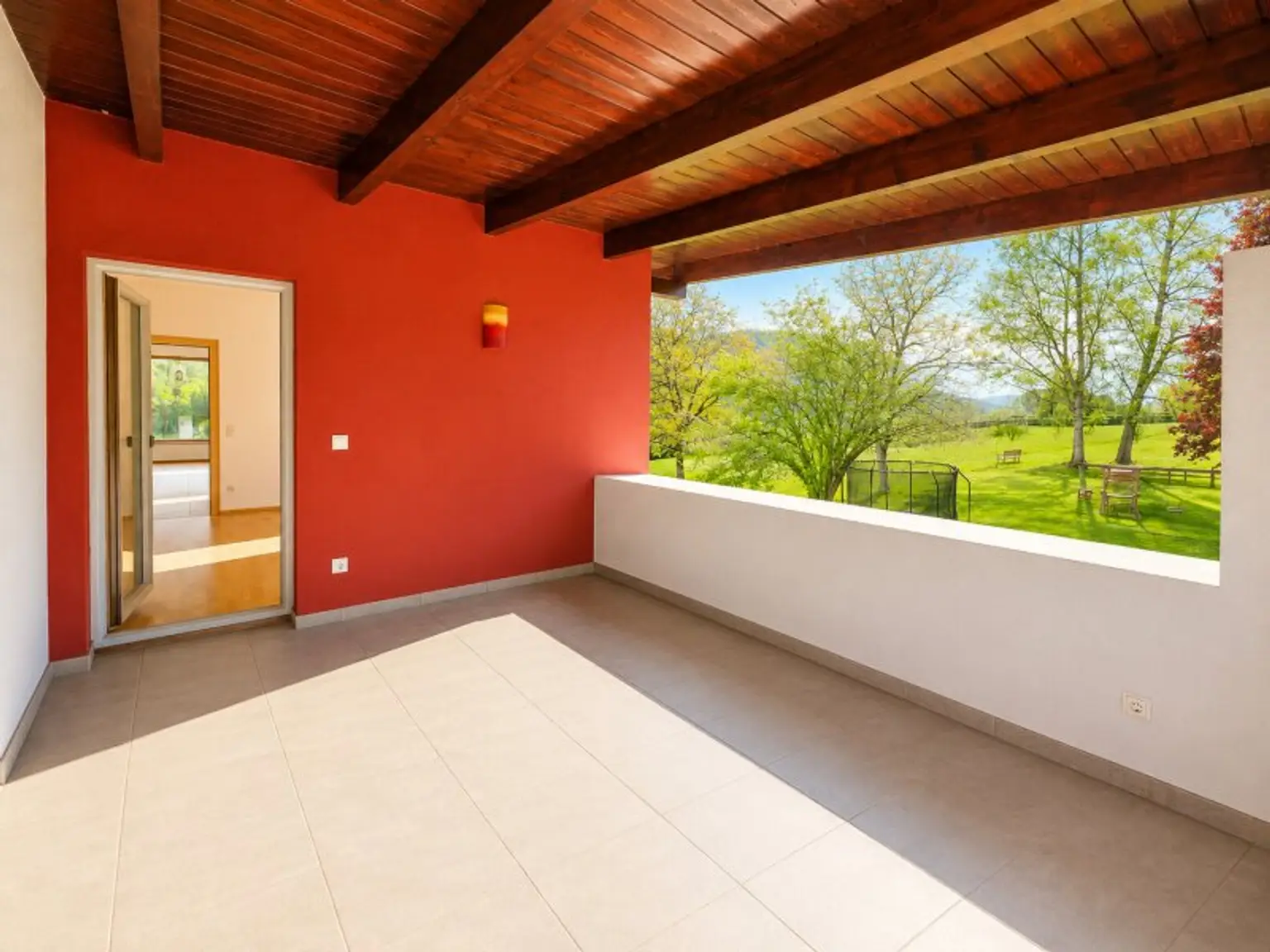Großzügige Terrasse Kompagnon Immobilien