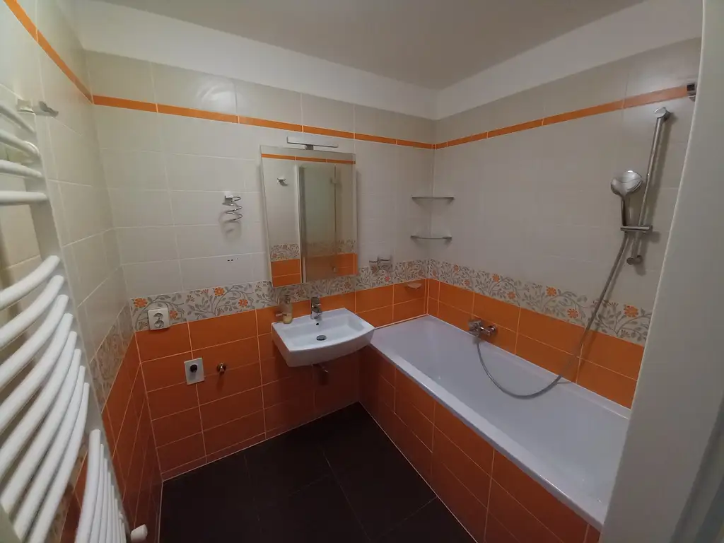 3 ZIMMER NEUBAUWOHNUNG MIT LOGGIA IN GRÜNRUHELAGE