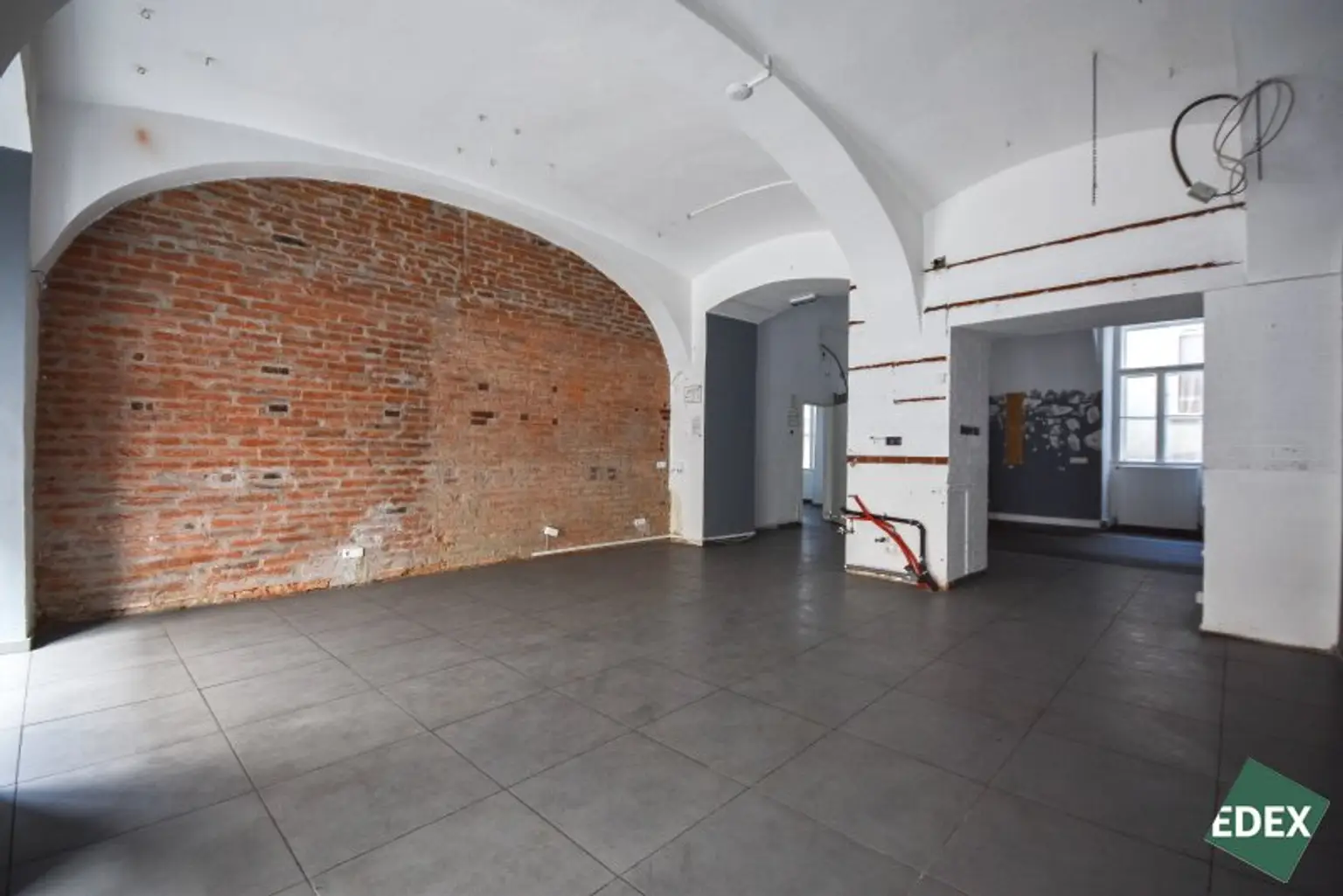 Vermietetes Geschäftslokal in Frequenzlage auf der Währinger Straße zu verkaufen