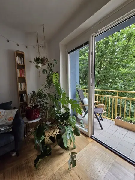 Westseitige Balkonwohnung mit toller Raumanordnung in Hofruhelage